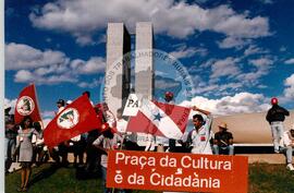 Manifestações diversas (Brasília-DF, [sem data]) [fotografia] / Fotógrafo(a) : Franisca Montejo ; Douglas Mansur ; [sem autoria]. -- Ref.: BR-SPMST_MST-SN-CIN_AMP_000590-003408-AMT.