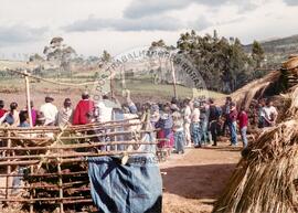Ocupação Levantamento Indígena (Imbabura (Equador), 1990) [fotografia] / Fotógrafo(a) : [sem autoria]. -- Ref.: BR-SPMST_MST-SN-CIN_AMP_001074-008679-RIT.